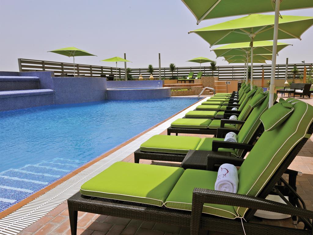 Fraser Suites Seef Bahrain apartamentos Manama Exterior foto Rooftop pool