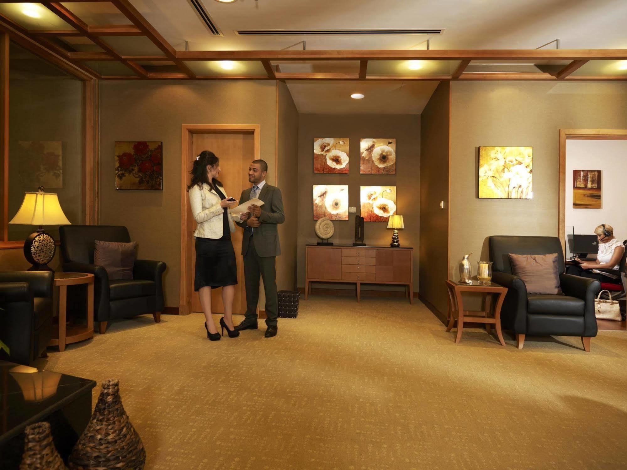 Fraser Suites Seef Bahrain apartamentos Manama Exterior foto The interior of the lounge