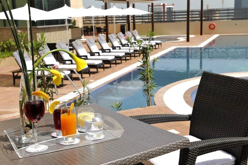 Fraser Suites Seef Bahrain apartamentos Manama Facilidades foto The pool at the hotel